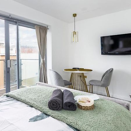 Bow Wharf Apartments London Exterior photo