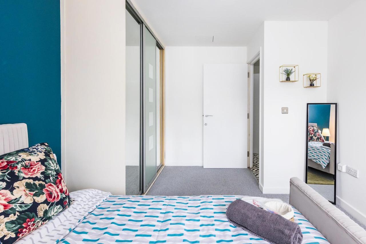 Bow Wharf Apartments London Exterior photo